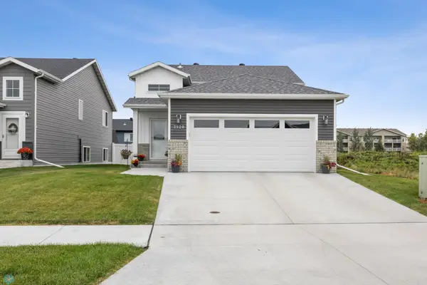 2520 37th Avenue S, Moorhead, MN 56560