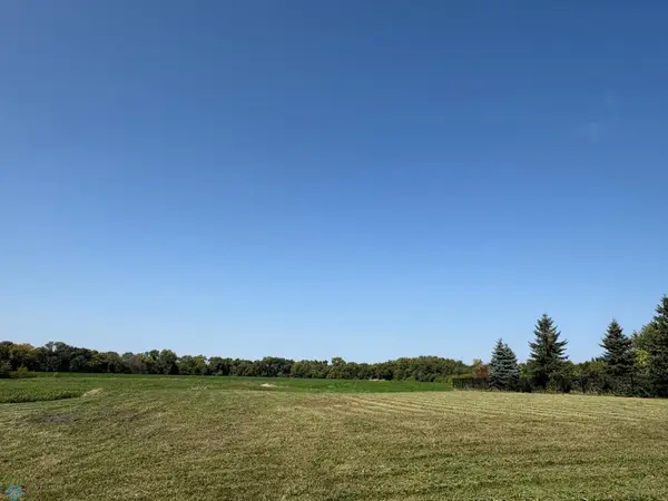 554 Tessa Drive, Moorhead, MN 56560