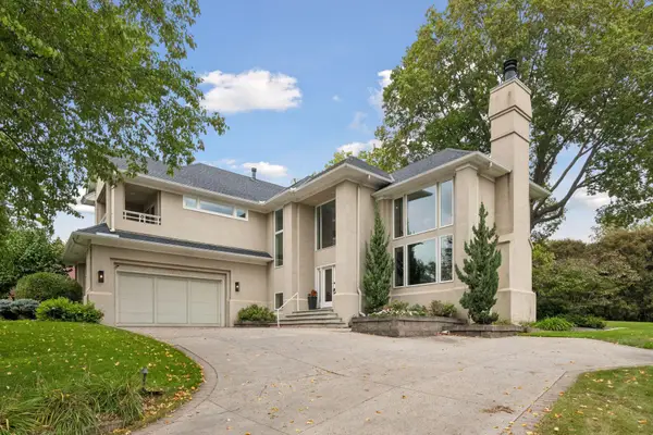2323 Huntington Point Road W, Minnetonka Beach, MN 55391