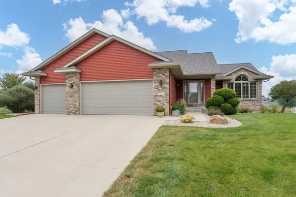 320 Grovebrook Court, Mankato, MN 56001