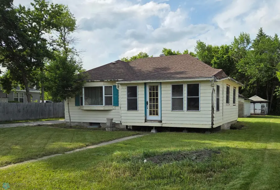 322 1st Avenue Nw, Hillsboro, ND 58045 - Image #3