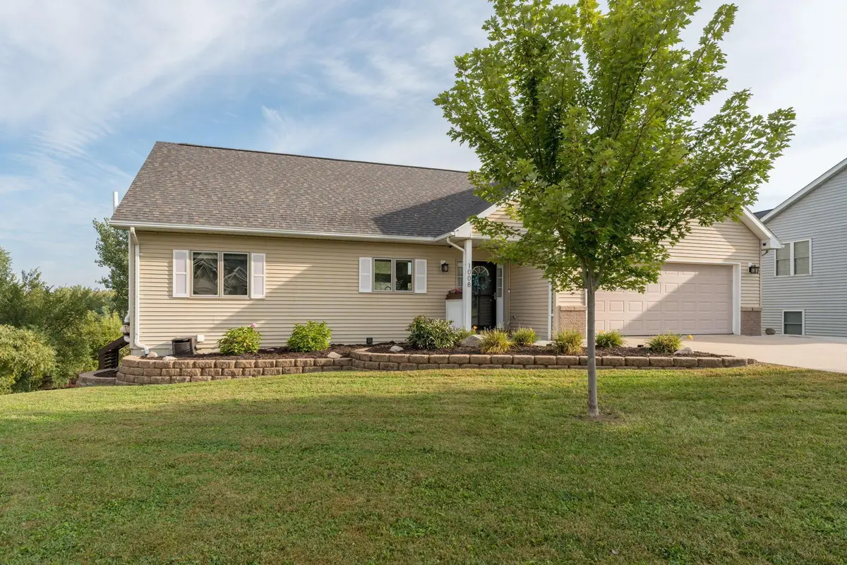 1008 W Court Street, Belle Plaine, MN 56011 - Image #1