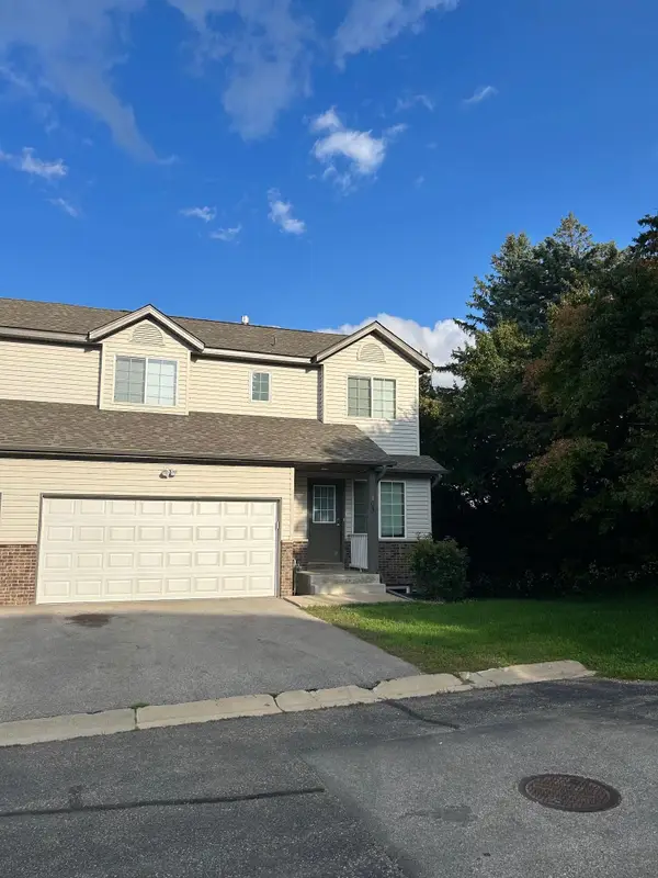 1035 Petra Court Sw, Pine Island, MN 55963