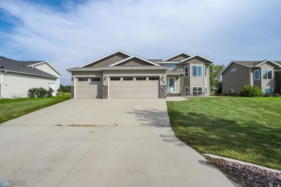 809 W Summerwood Trail, Dilworth, MN 56529 - Image #2