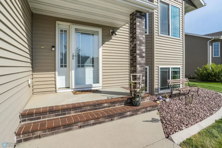 809 W Summerwood Trail, Dilworth, MN 56529 - Image #3