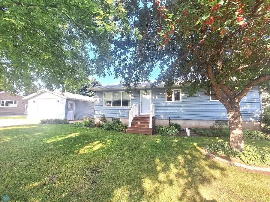 553 W Rolette Street, Pembina, ND 58271 - Image #2