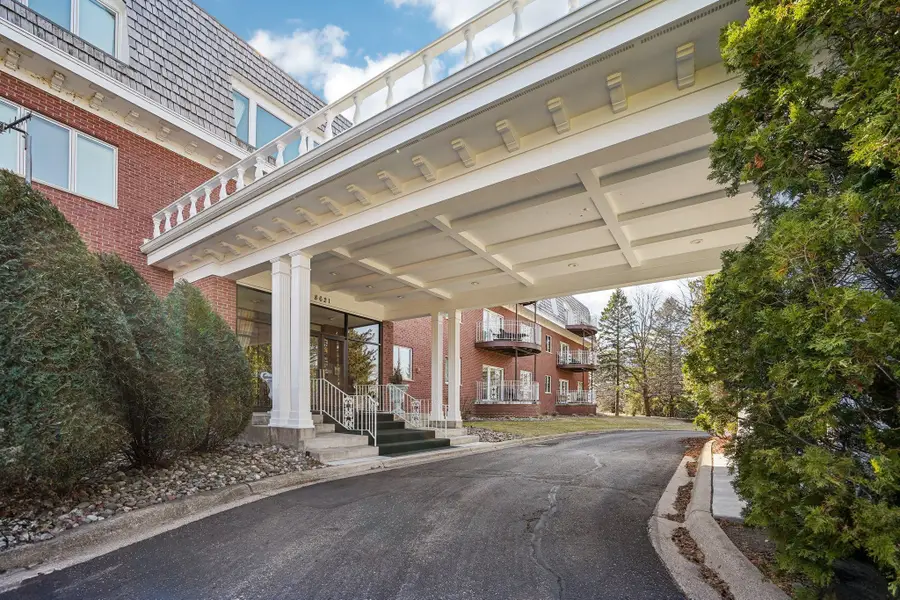 8621 Basswood Road #32, Eden Prairie, MN 55344 - Image #2