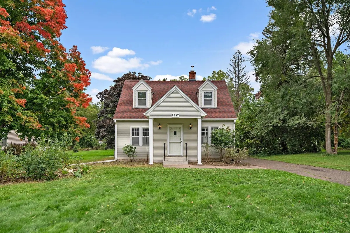 1742 Howard Street N, Maplewood, MN 55109 - Image #1