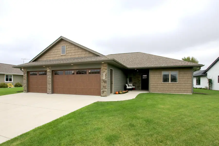 173 Denver Avenue Se, Hutchinson, MN 55350 - #3