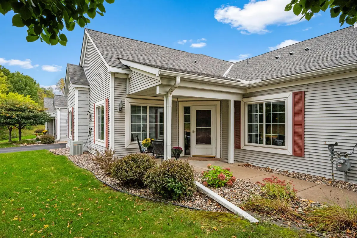 186 Emerson Avenue E, West Saint Paul, MN 55118 - Image #1