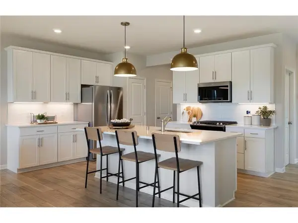 17936 Genoa Drive, Lakeville, MN 55044