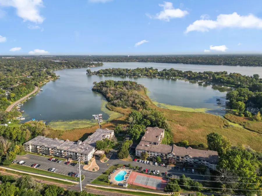 1304 W Medicine Lake Drive #323, Plymouth, MN 55441 - Image #2