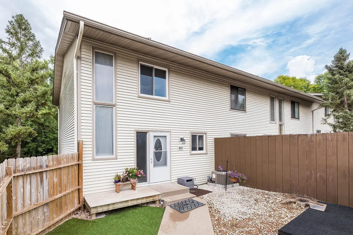 6631 Gretchen Lane N, Oakdale, MN 55128 - Image #1