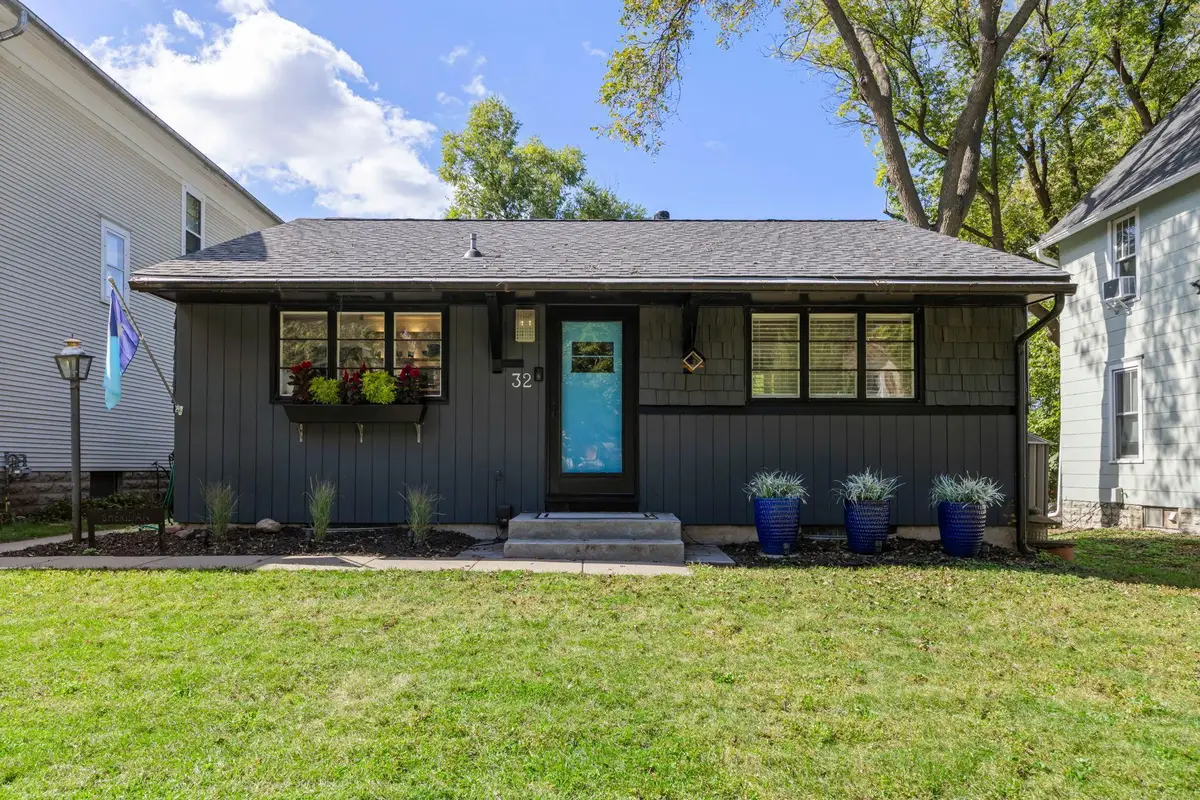 32 Sheridan Avenue S, Minneapolis, MN 55405 - Image #1