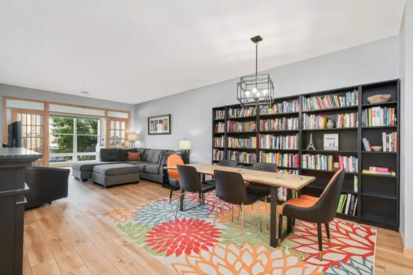 301 Oak Grove Street #205, Minneapolis, MN 55403