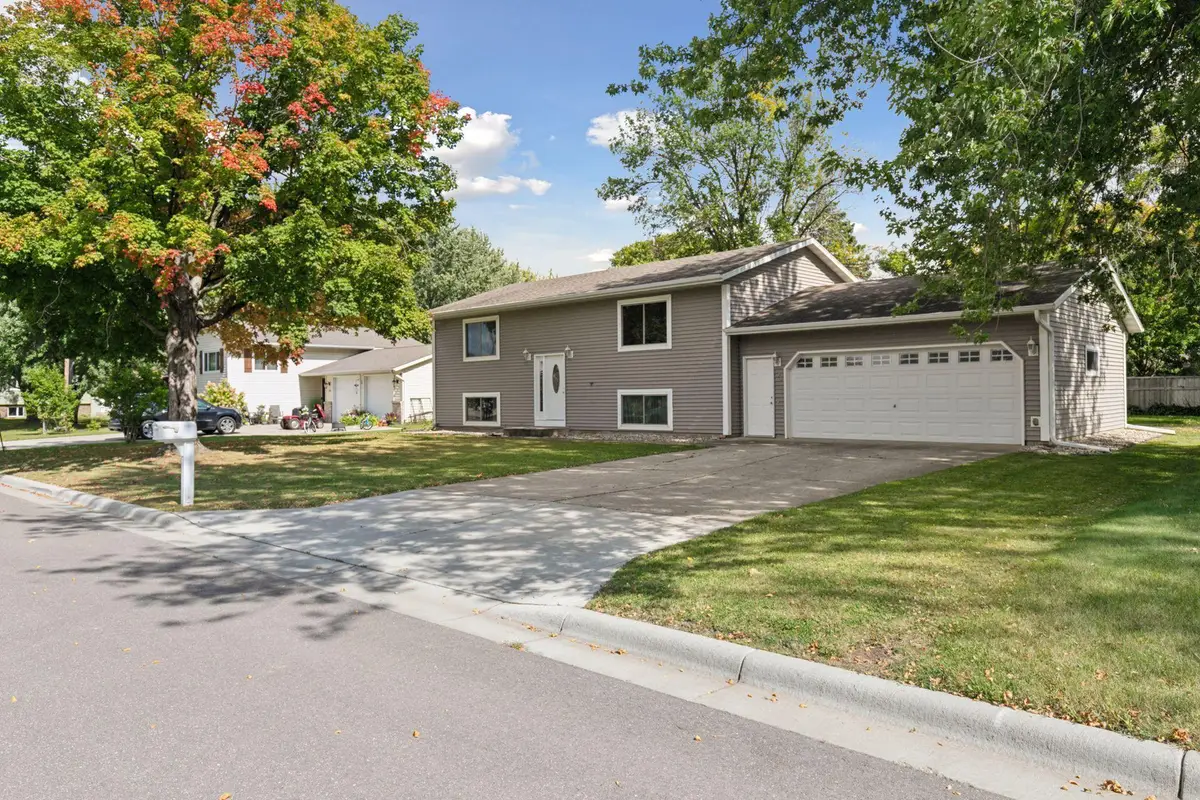 571 N Park Avenue, Le Center, MN 56057 - Image #1