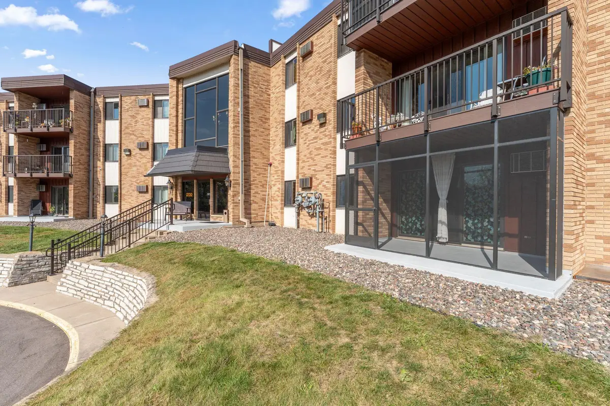 2700 Oxford Street N #101, Roseville, MN 55113 - Image #1