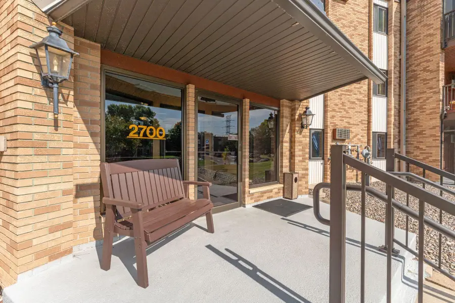 2700 Oxford Street N #101, Roseville, MN 55113 - Image #2