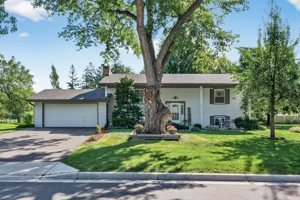 2460 Xylon Avenue N, Golden Valley, MN 55427