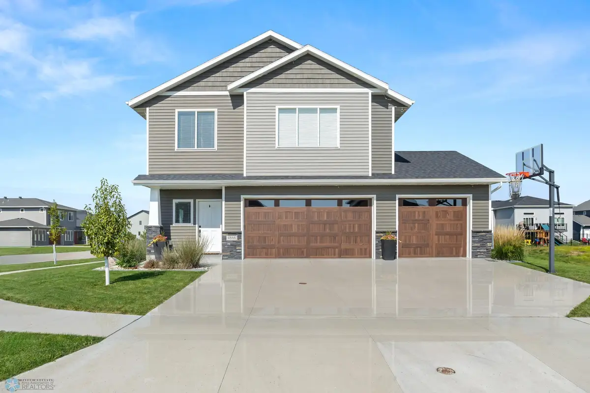 4866 Hampton Circle S, Moorhead, MN 56560 - #1