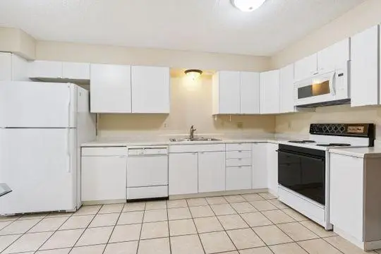 8416 22nd Avenue S, Bloomington, MN 55425 - #3