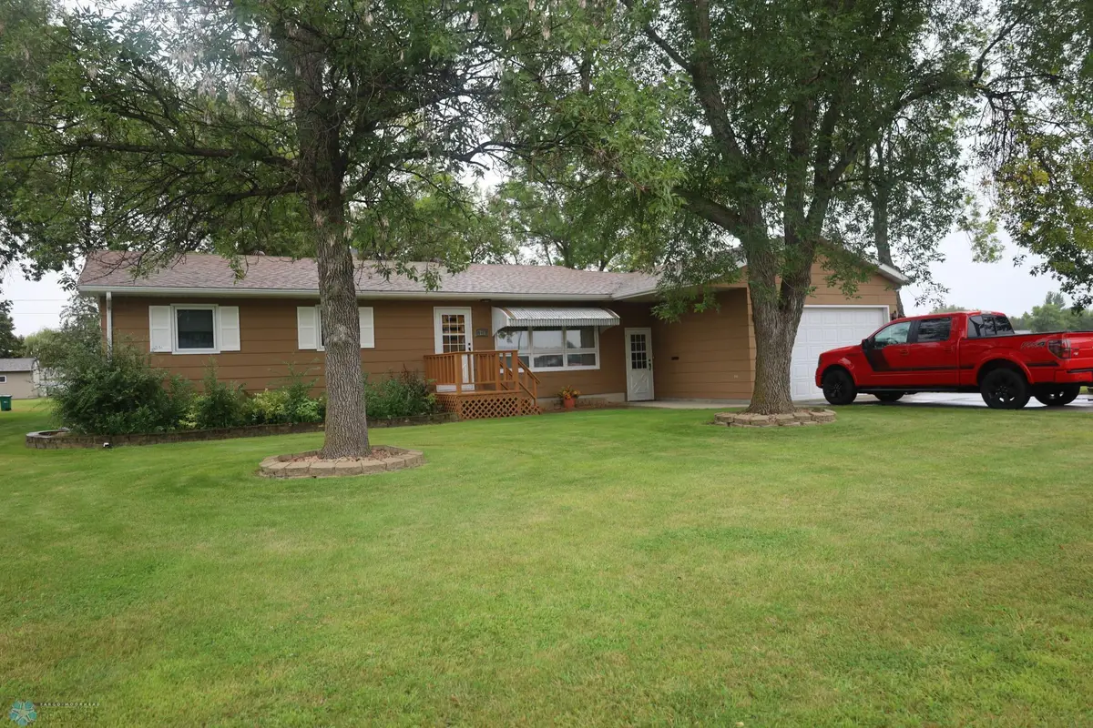 738 6th Street S, Breckenridge, MN 56520 - Image #1