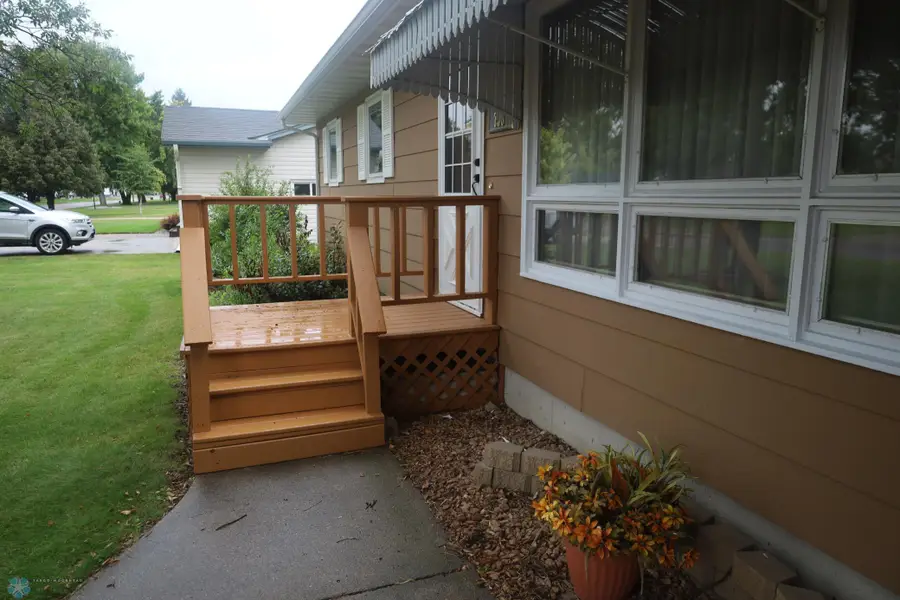 738 6th Street S, Breckenridge, MN 56520 - Image #2