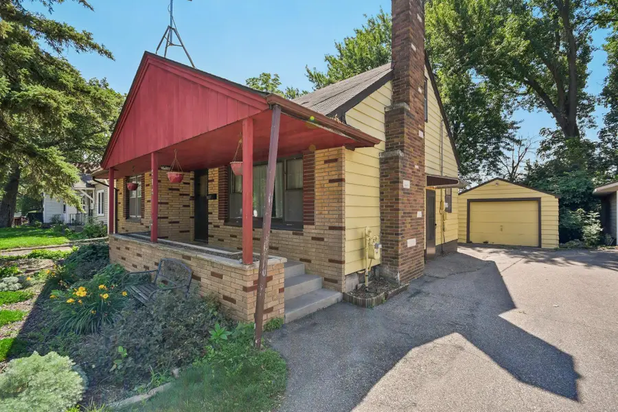 272 Butler Avenue E, West Saint Paul, MN 55118 - Image #2