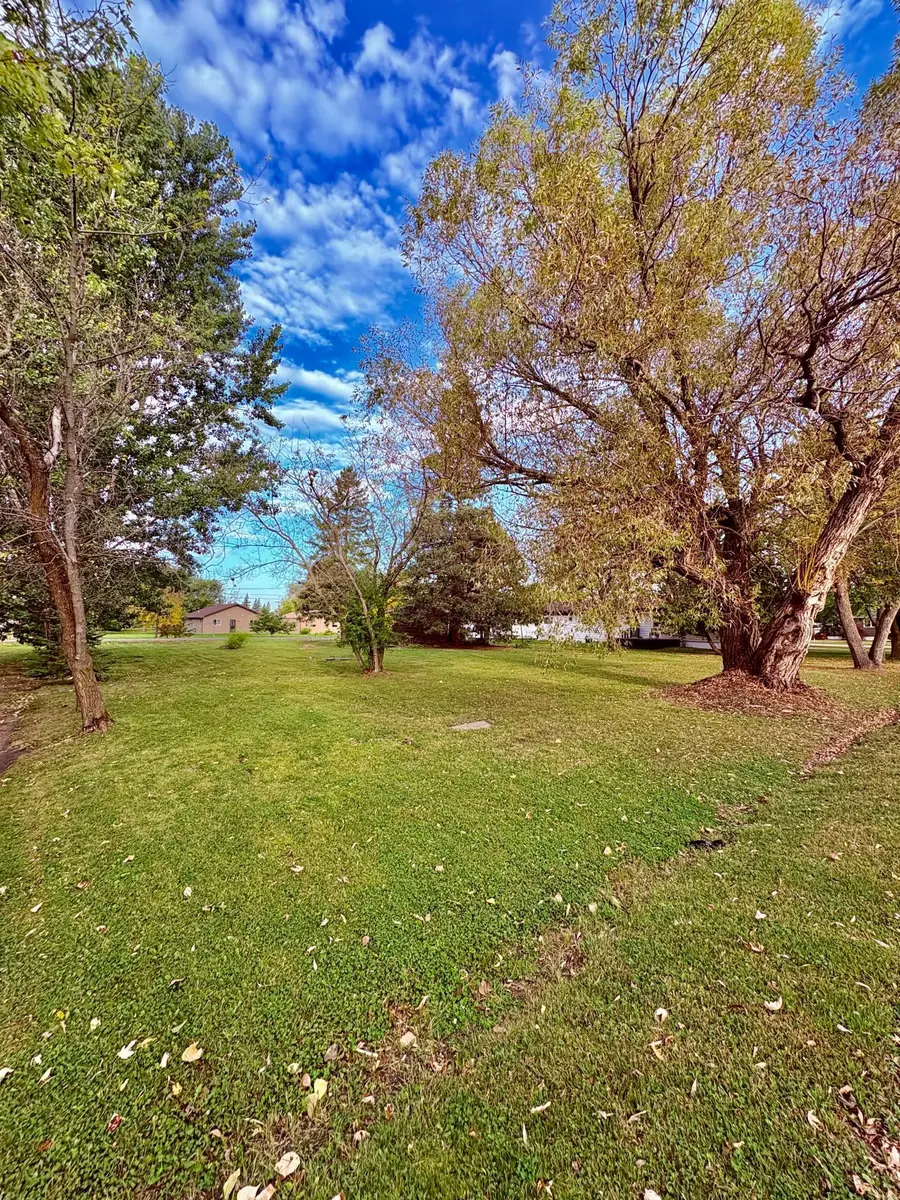 211 7th Avenue Se, Baudette, MN 56623 - Image #2