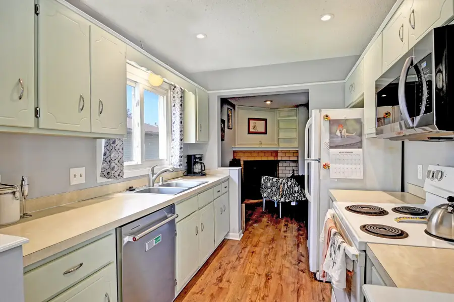 1327 67th Lane N, Brooklyn Center, MN 55430 - Image #3