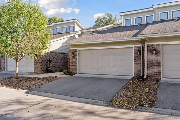 6833 W 82nd Street, Bloomington, MN 55438