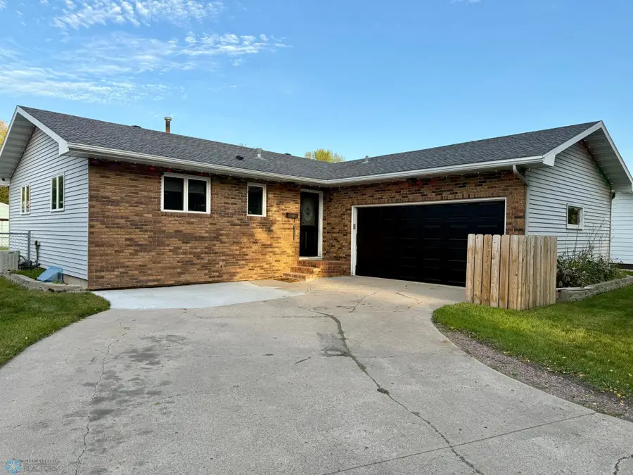 1407 17th Street S, Fargo, ND 58103 - #3