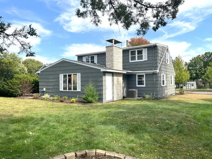 944 S Hampton Street, Fairmont, MN 56031 - Image #2