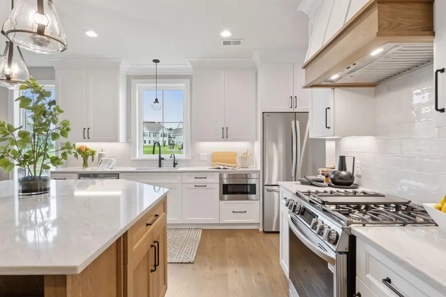 118 Spring Farm Road, North Oaks, MN 55127 - Image #3