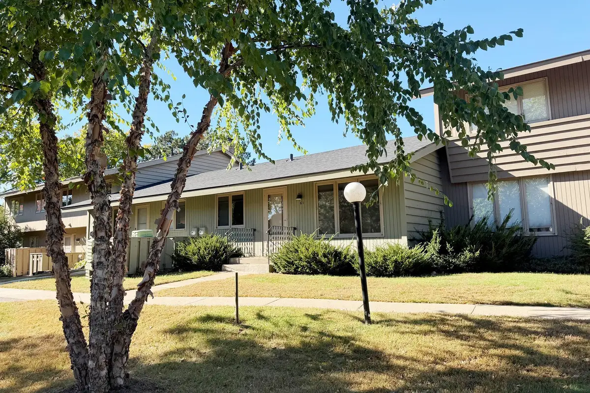 61 Windsor Court, New Brighton, MN 55112 - Image #1