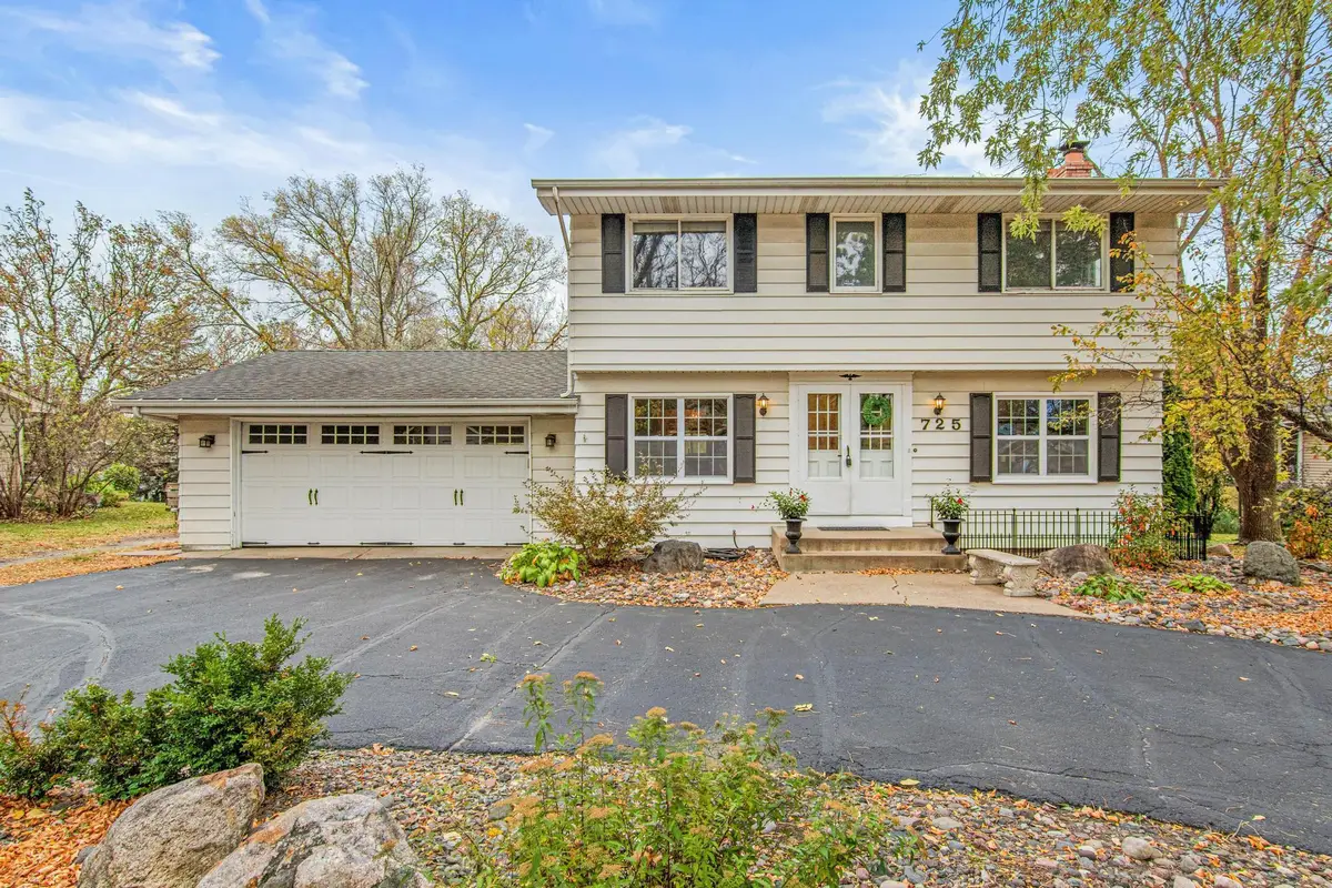 725 Pineview Lane N, Plymouth, MN 55441 - Image #1