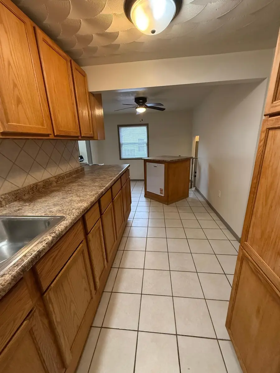 606 E Main Street, Marshall, MN 56258 - Image #3