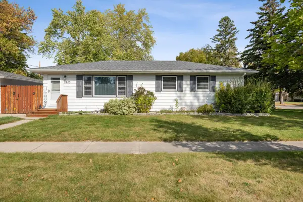 1820 18th Avenue S, Moorhead, MN 56560