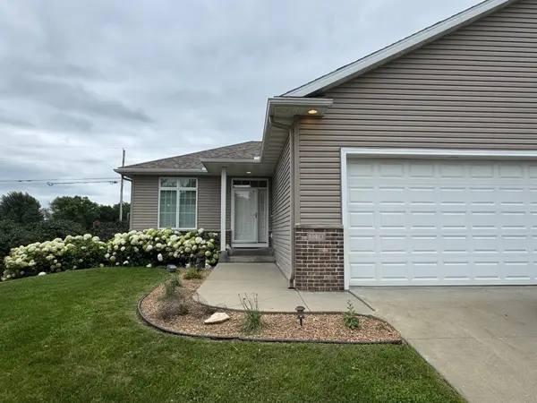 3274 James Lane Ne, Rochester, MN 55906