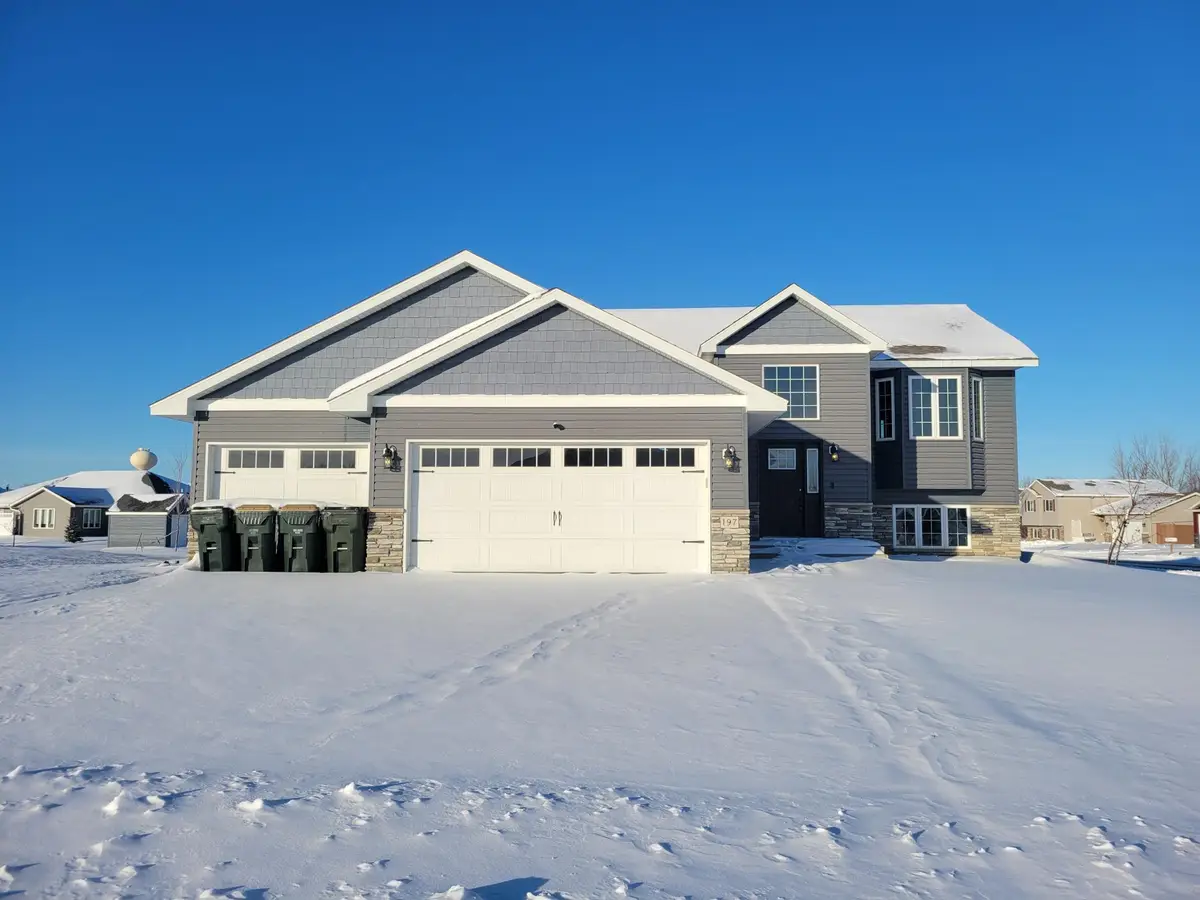 197 Eau Claire Avenue Se, Hutchinson, MN 55350 - Image #1