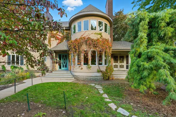 142 Cambridge Street, Saint Paul, MN 55105