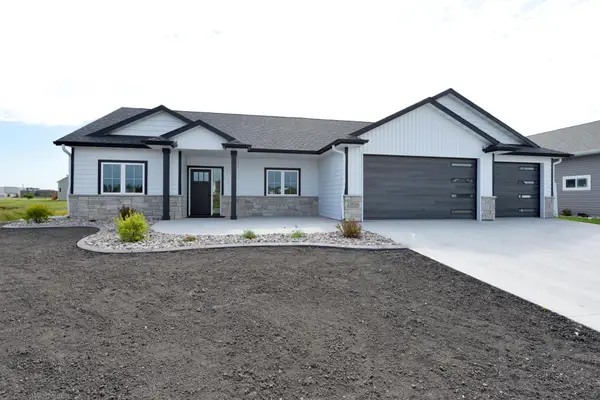 3924 49th Avenue S, Fargo, ND 58104