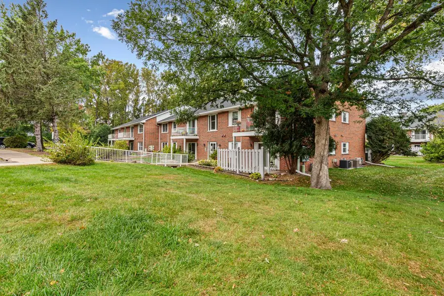 6337 Alderwood Circle #B, Woodbury, MN 55125 - Image #3