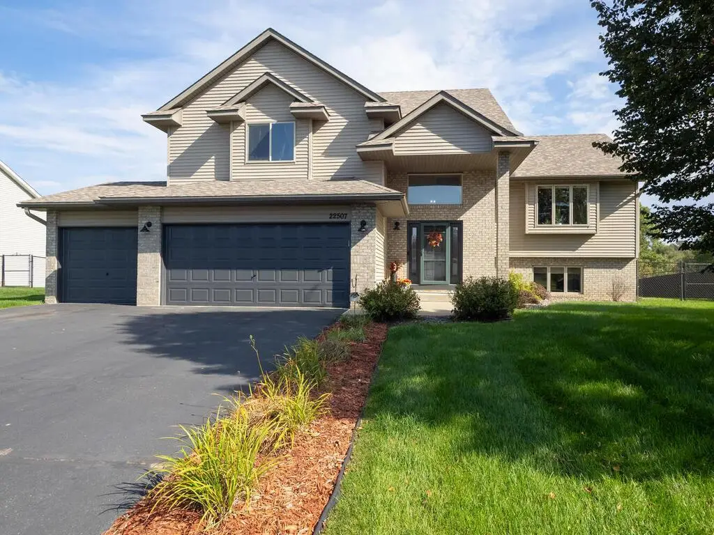 22507 Zion Parkway Nw, Oak Grove, MN 55005 - Image #1