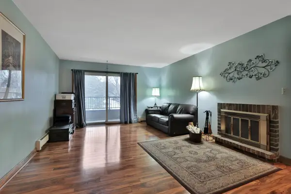 2220 Midland Grove Road #206, Roseville, MN 55113