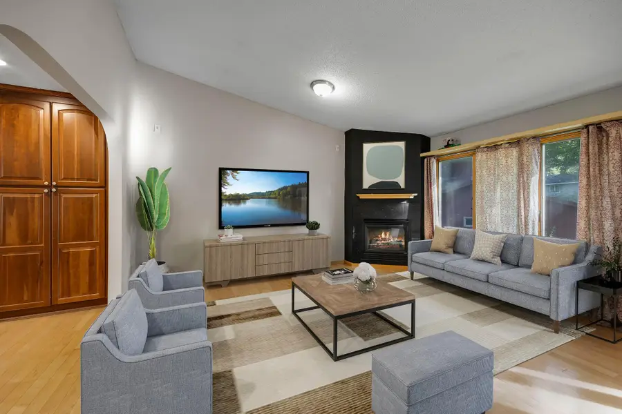 101 Hidden Meadow Court, Apple Valley, MN 55124 - Image #2