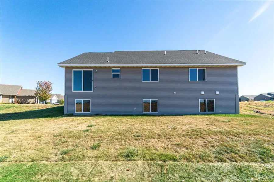 922 Prestwick Drive, Belle Plaine, MN 56011 - Image #3