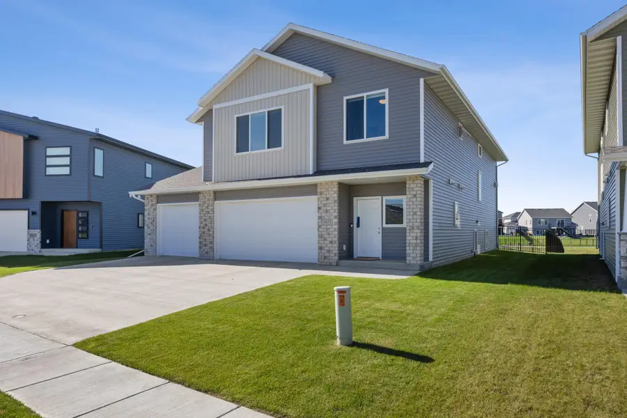 1033 Ashley Drive W, West Fargo, ND 58078 - Image #2