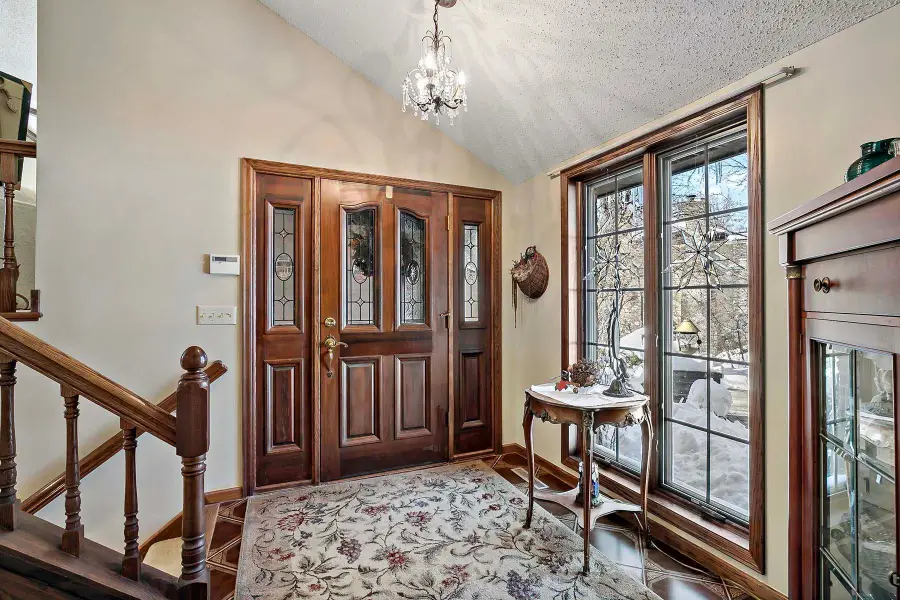 8250 Havelock Court, Apple Valley, MN 55124 - Image #3