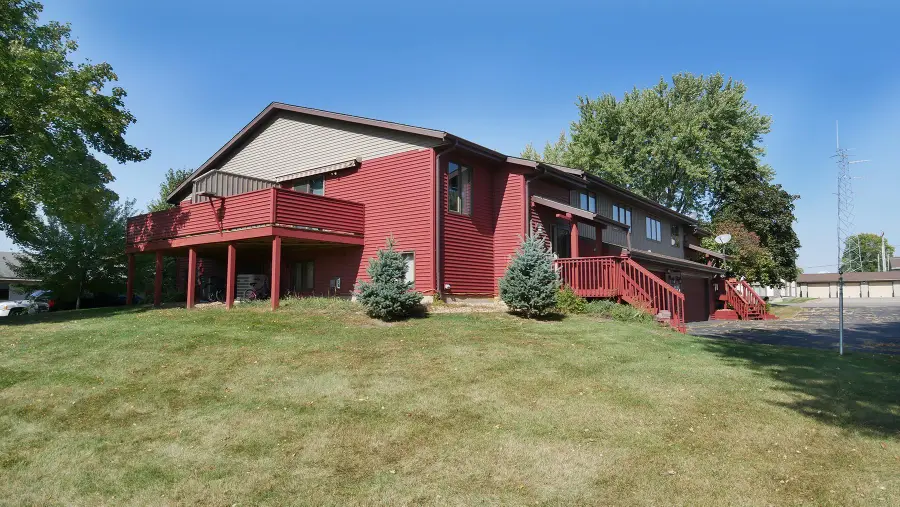 2106 9th Street E, Glencoe, MN 55336 - Image #3